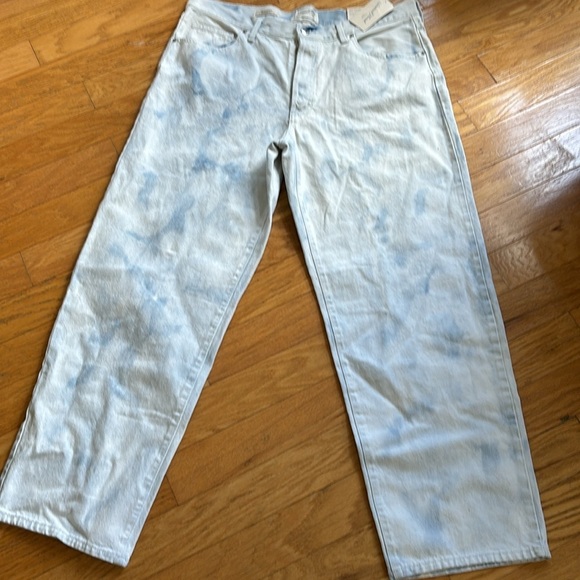 Women's Mid-Rise 90's Baggy Cloud Jeans - Universal Thread Light Wash new - Picture 3 of 8